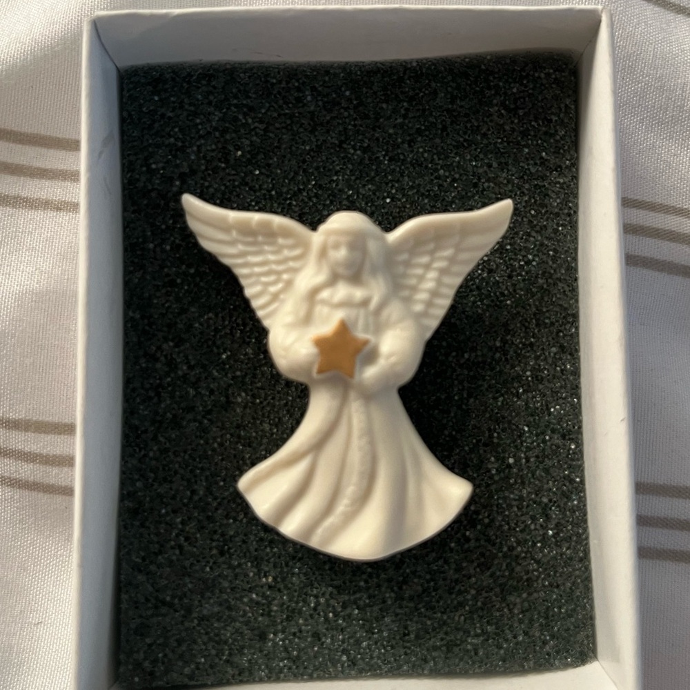 Vintage Lennox, porcelain angel holding a gold star